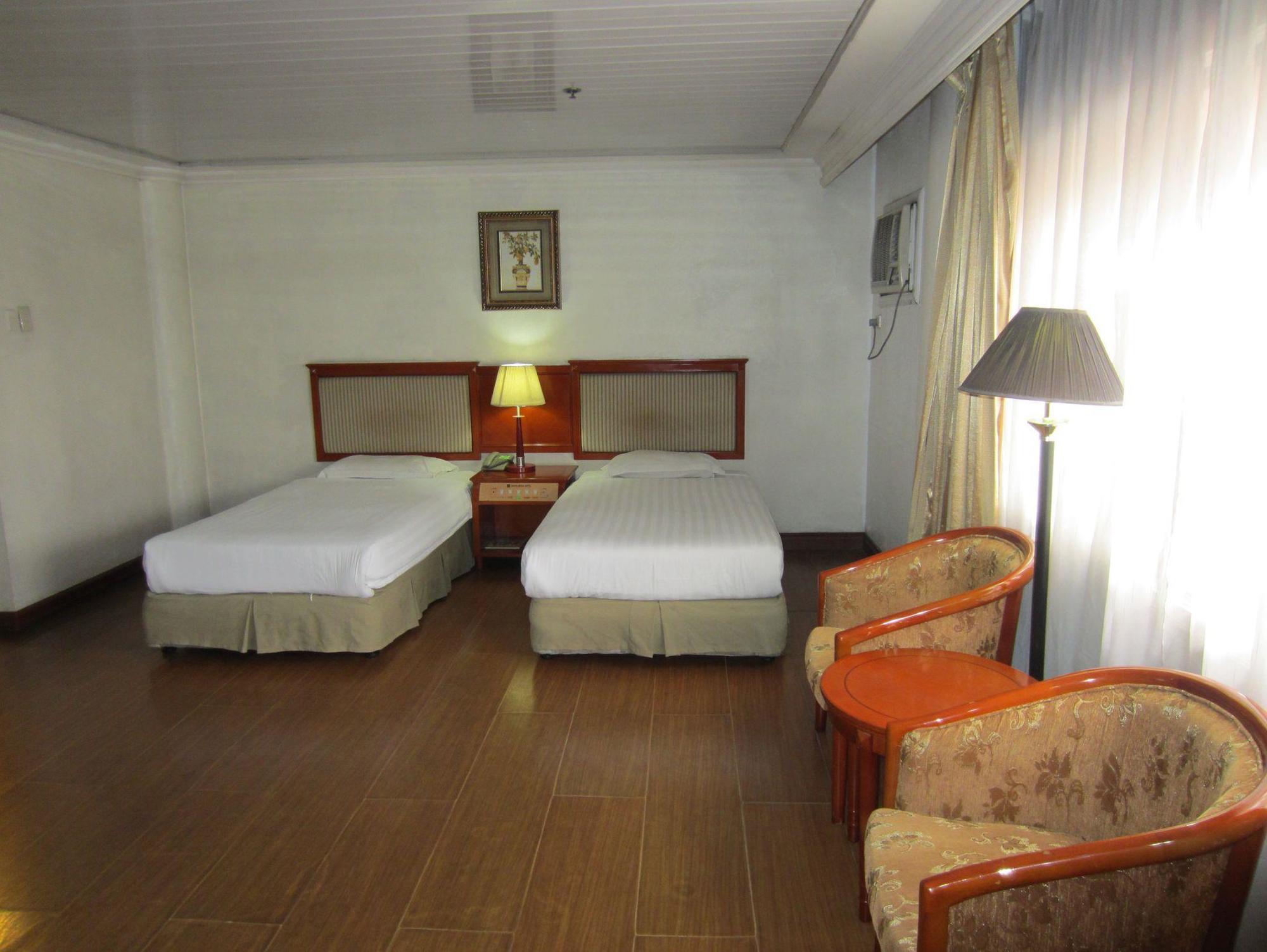 Grand Regal Hotel Bacolod Exterior photo