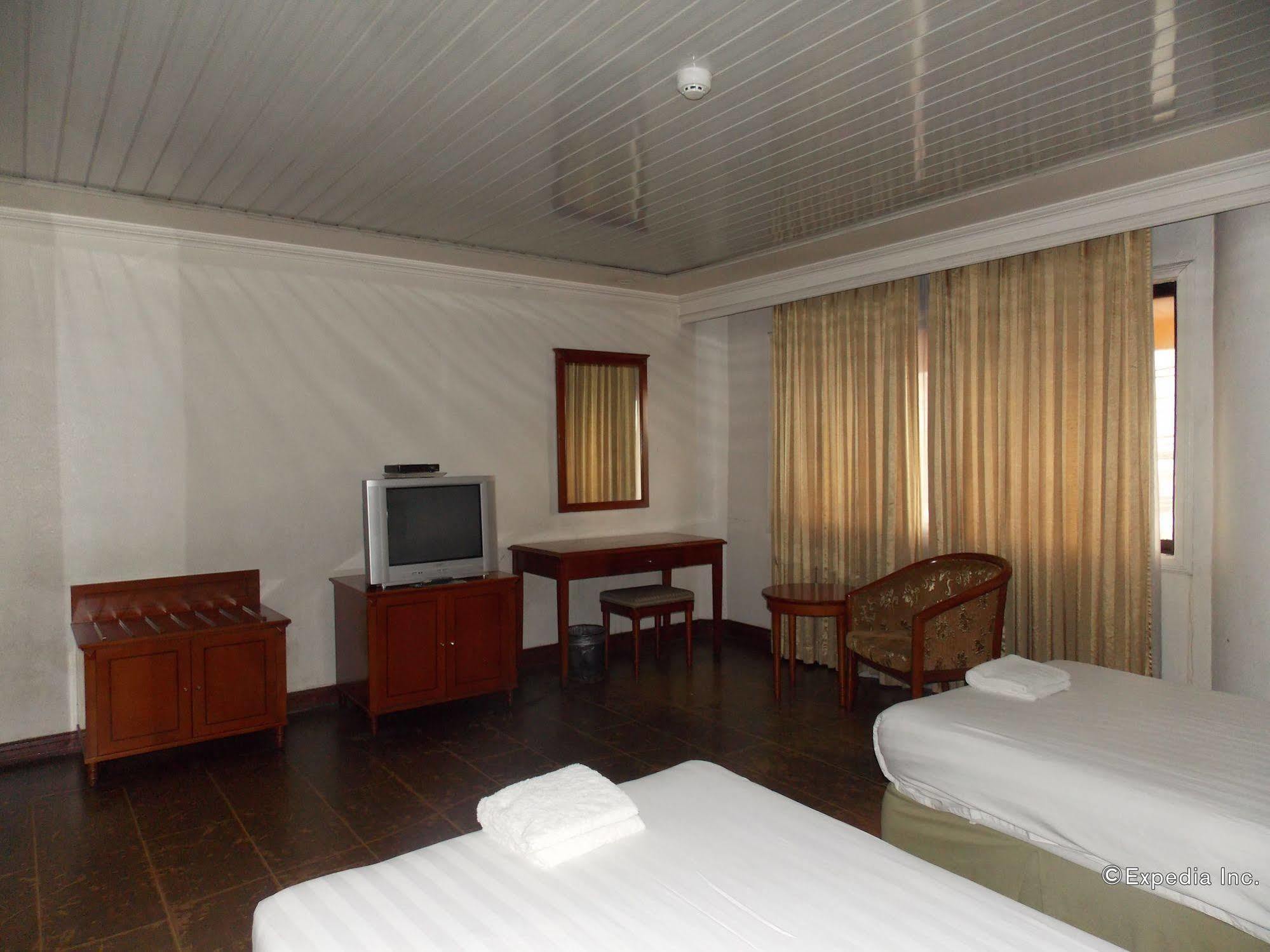 Grand Regal Hotel Bacolod Exterior photo