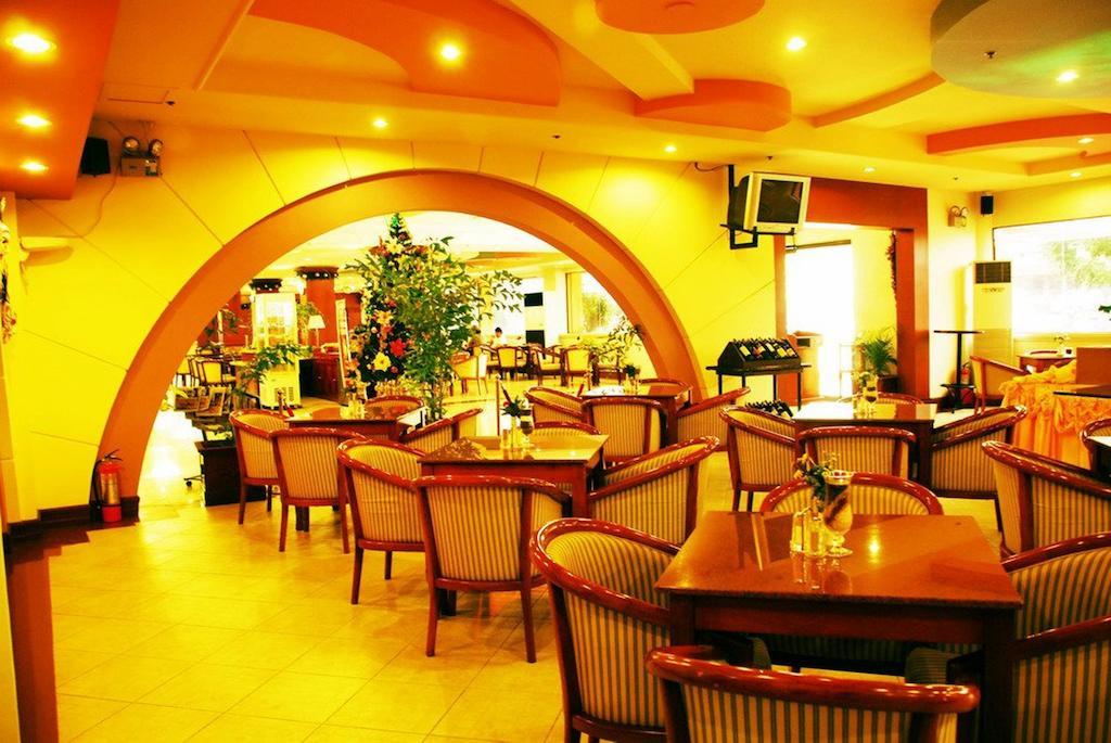 Grand Regal Hotel Bacolod Exterior photo